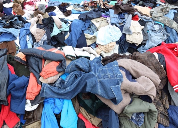 A pile of clothes

Description automatically generated with medium confidence